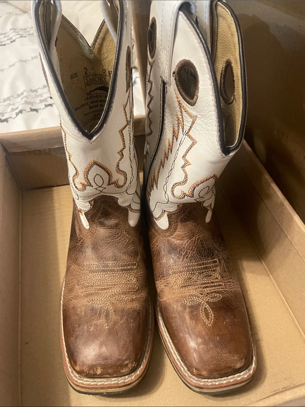 Kids Two-Tone Western Pull-On Leather Cowboy Boots - White & Brown